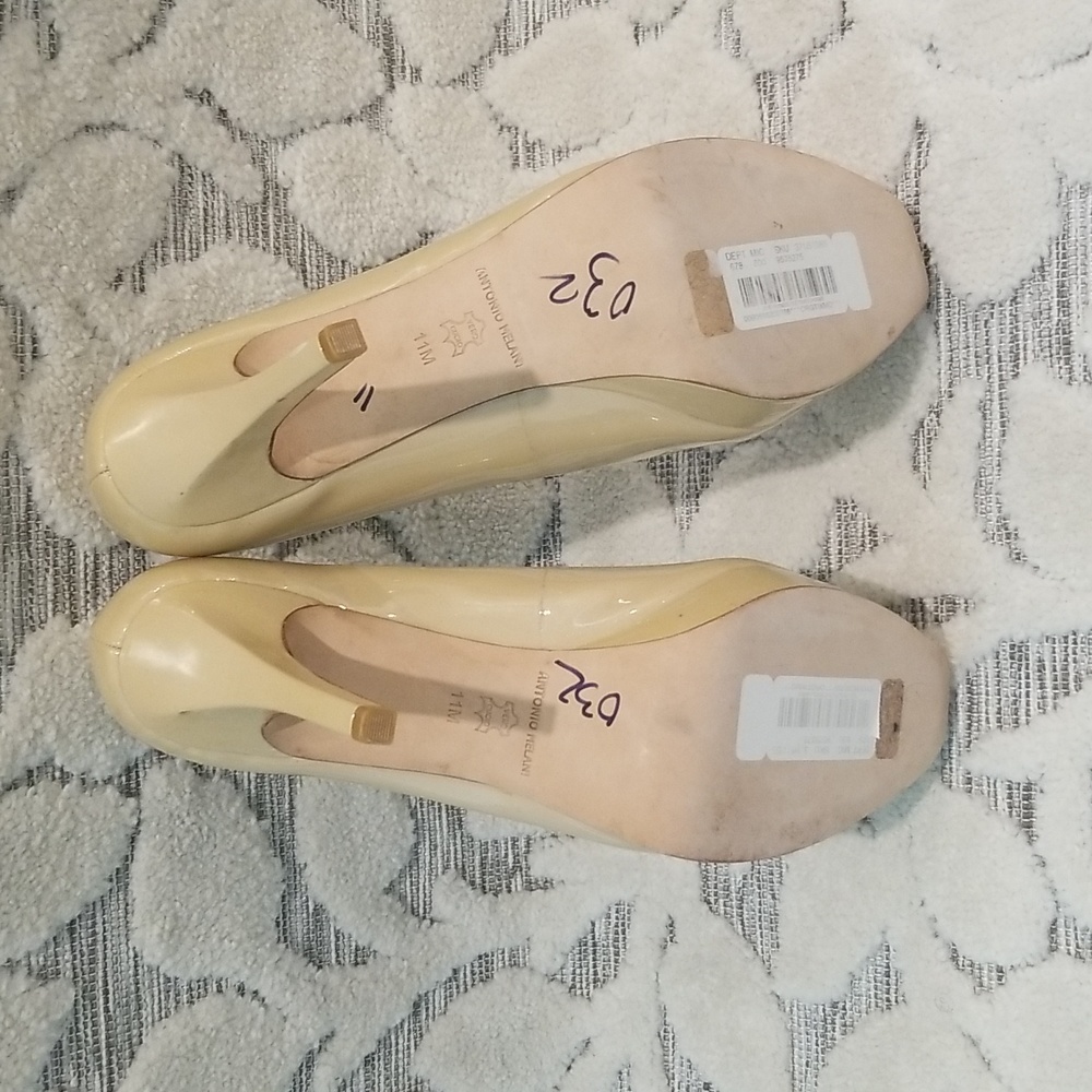 EVERYTHING MUST GO SALE!! BEST OFFER. S 11 Antonio Melani beige platform heels. - Picture 5 of 5